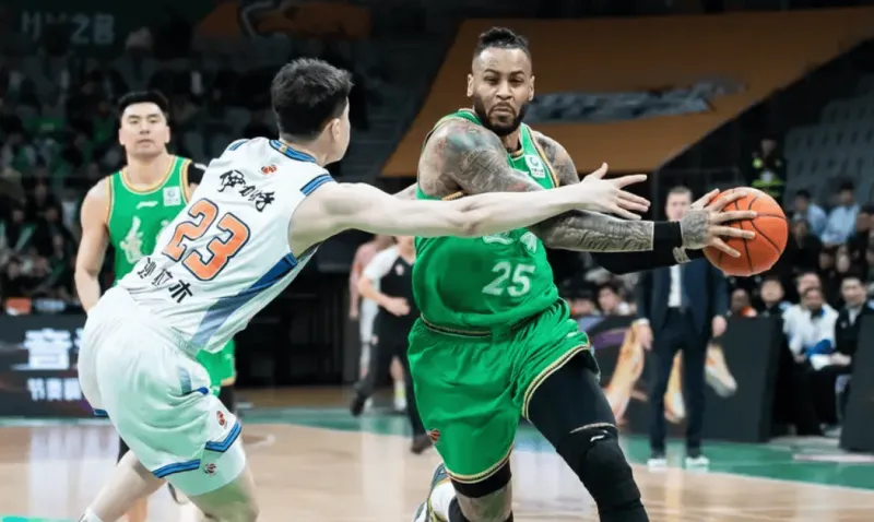 完美世界官网-莫兰德全场9投6中，三分2中0得到17分12篮板4助攻2抢断3盖帽